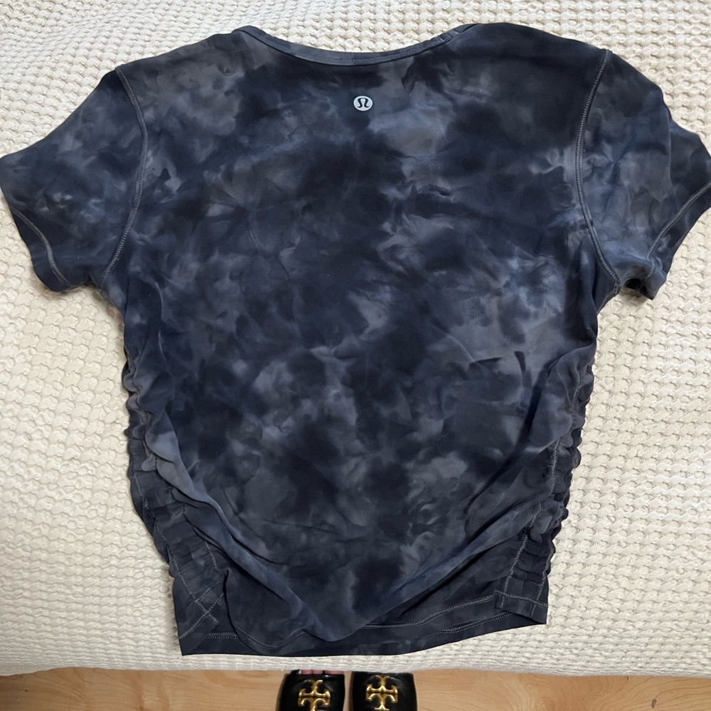 lululemon tie-dye crop top